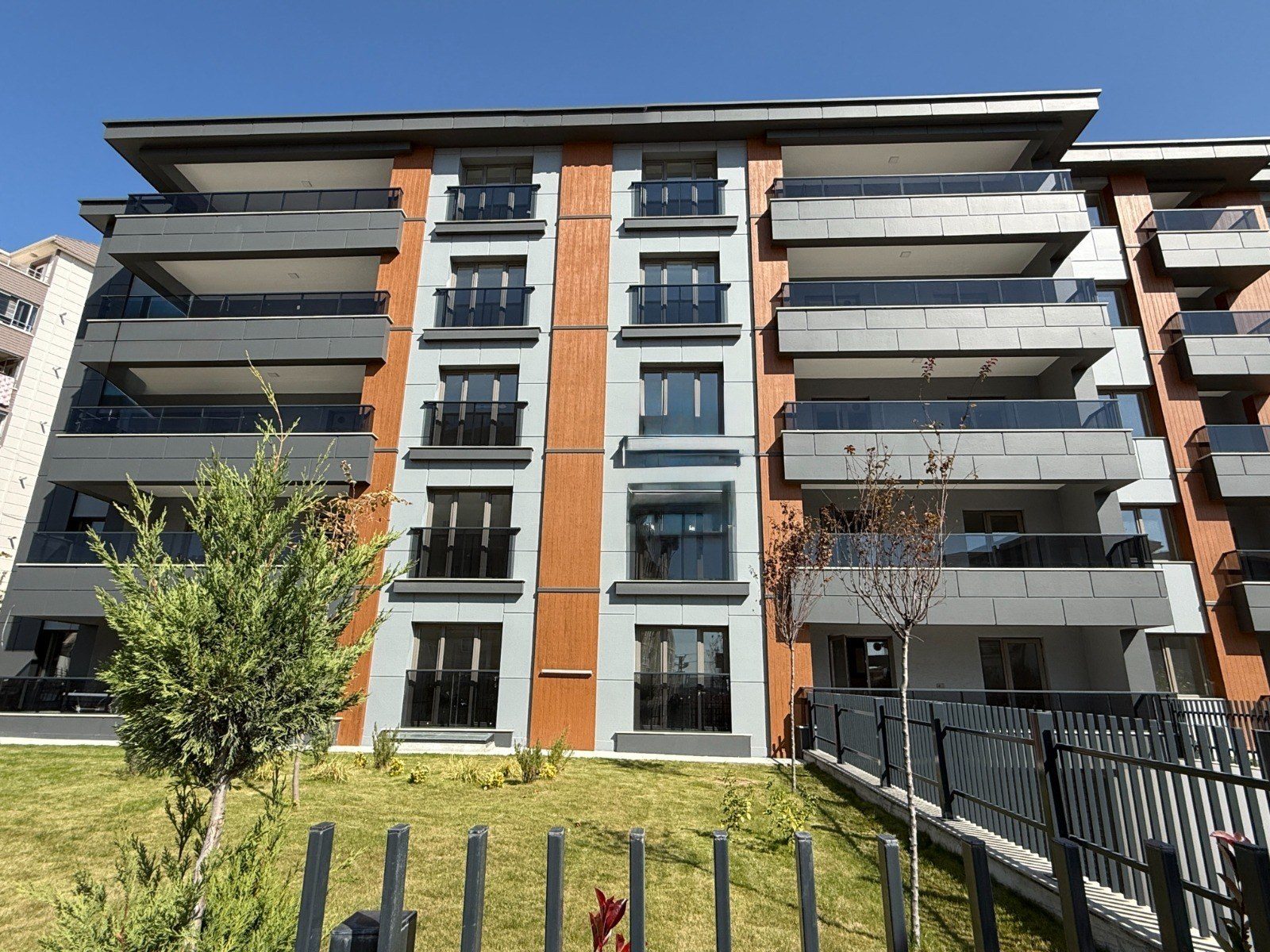 Ahi Mesut Residences